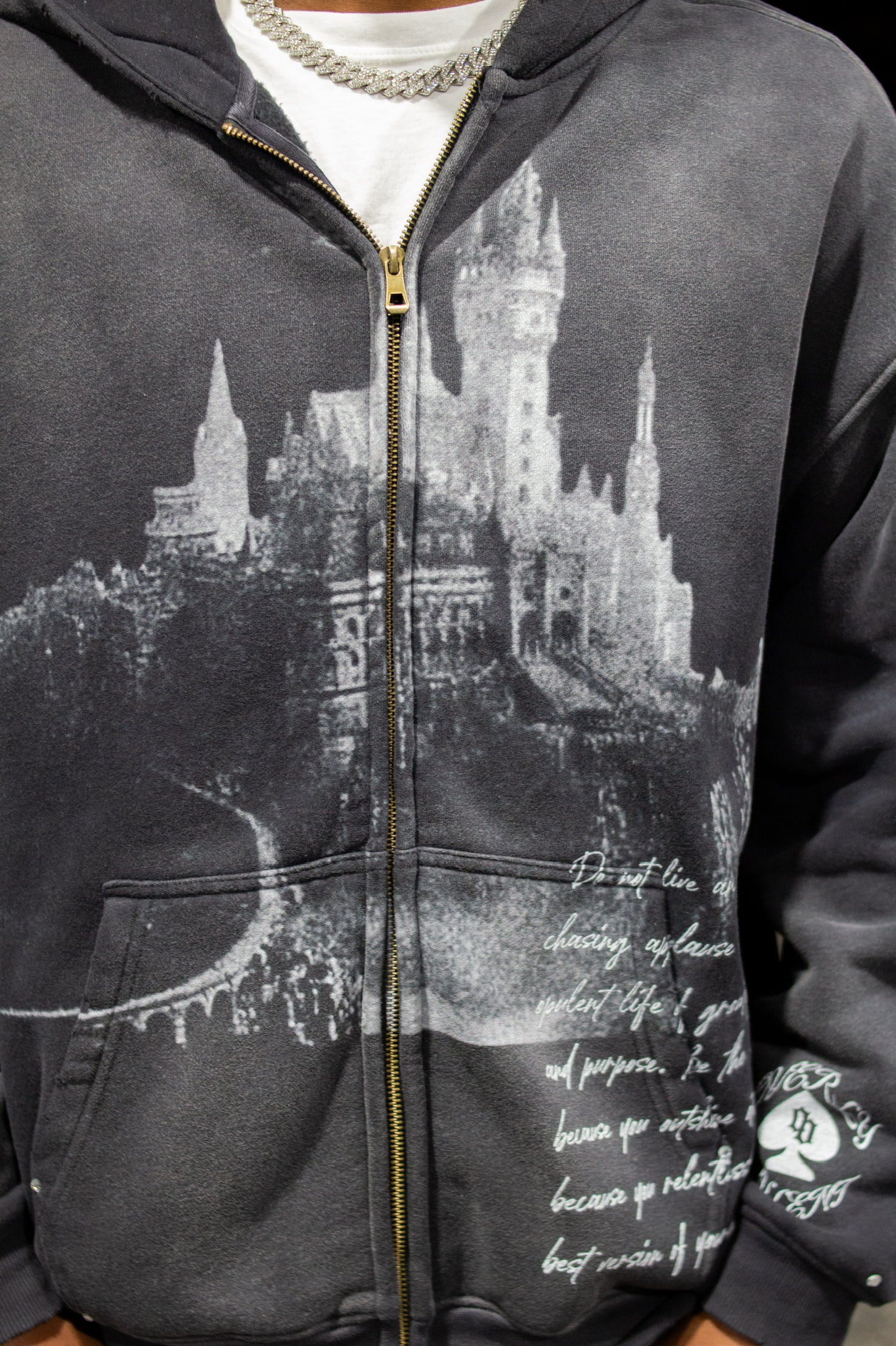 BLACK ROYALTY ZIP UP