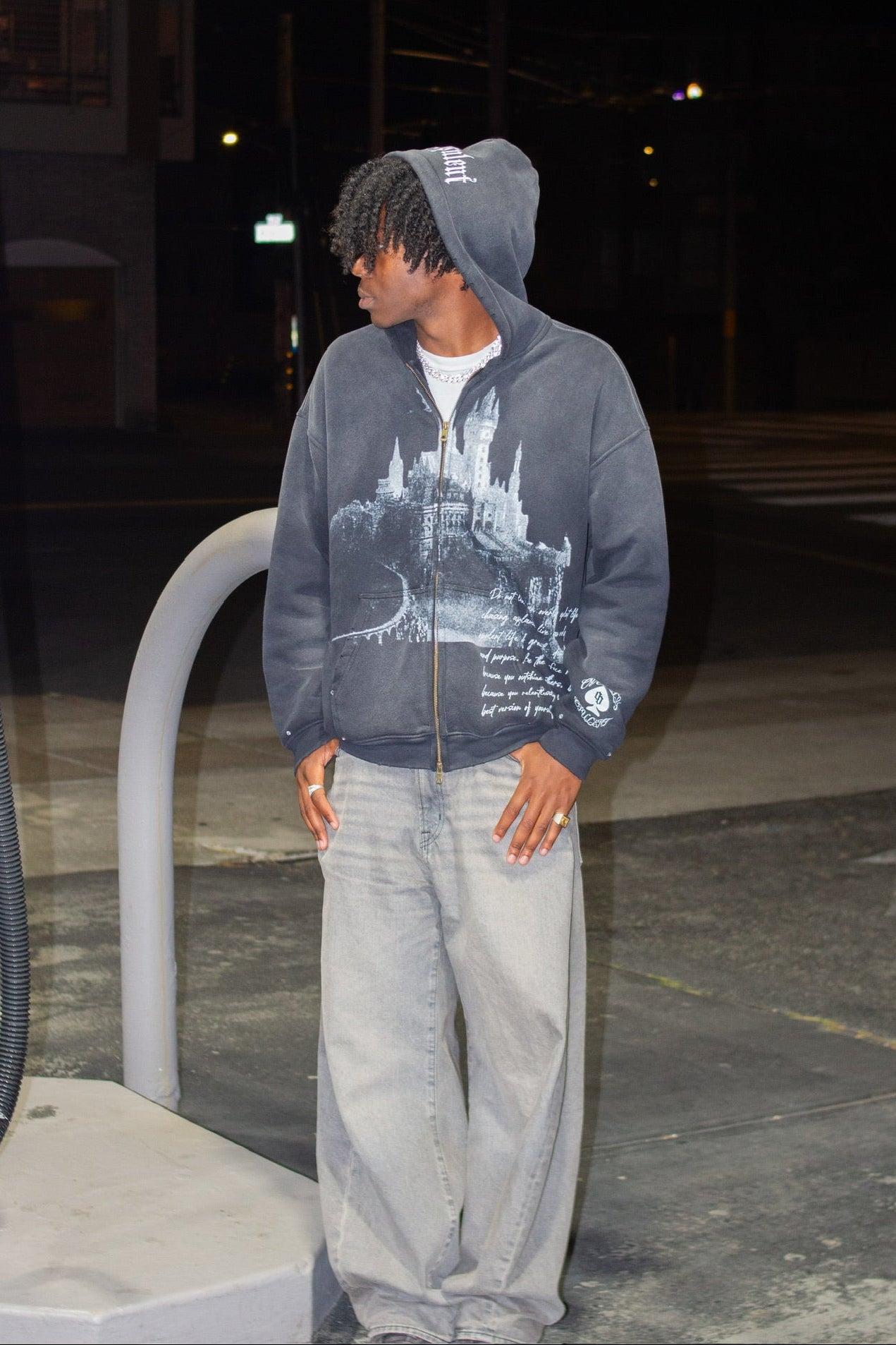 BLACK ROYALTY ZIP UP